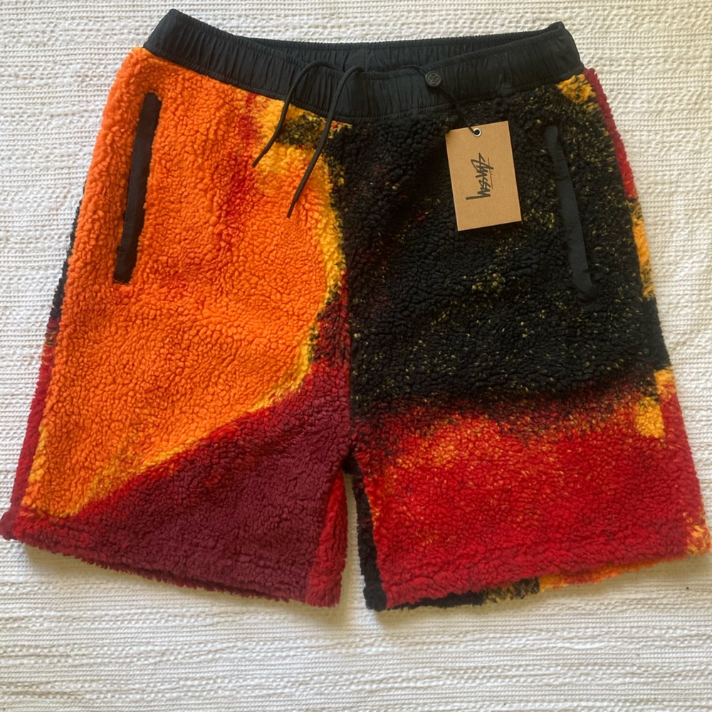 SHERPA SHORT (LAVA)